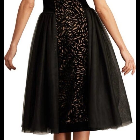 Tadashi Shoji Laser Cut Velvet Off the Shoulder Cocktail Dress Sz 12  orig $518 - Picture 5 of 6